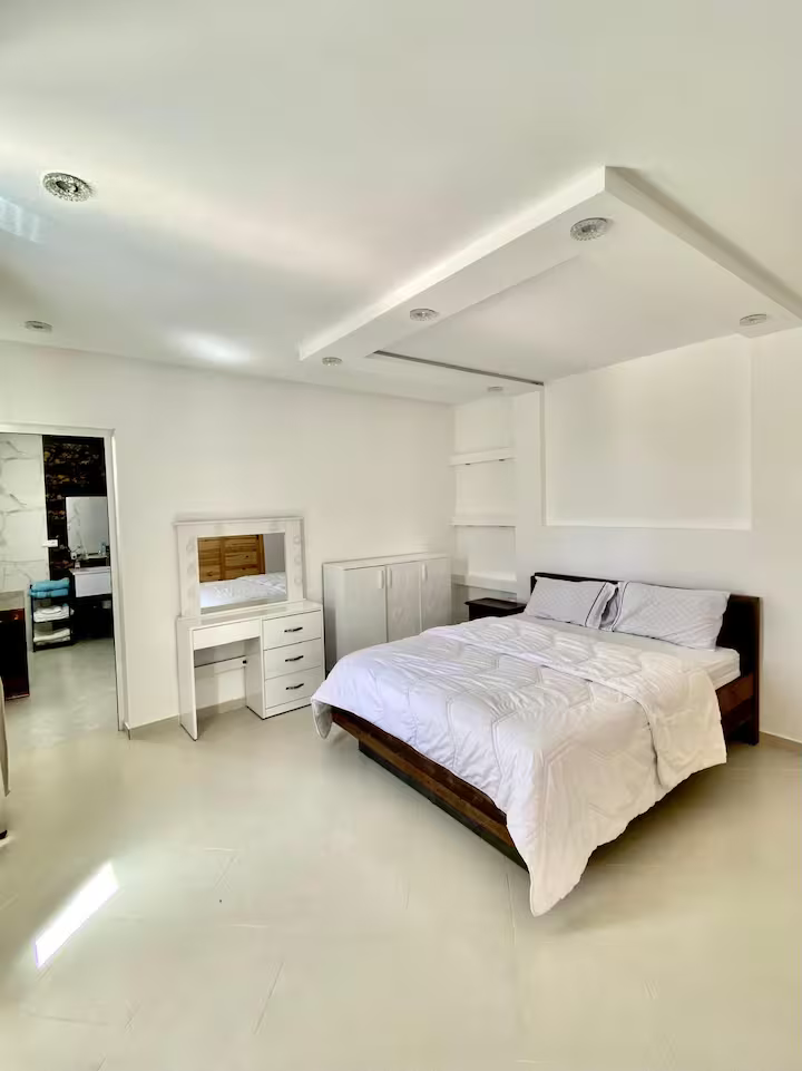 5a996abe-5ebb-4350-86e2-62678a9c1a41